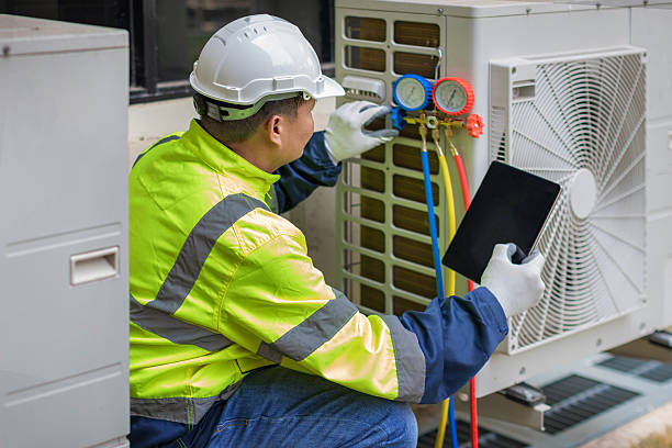 Professional Hvac technician working in Whitesboro, TX